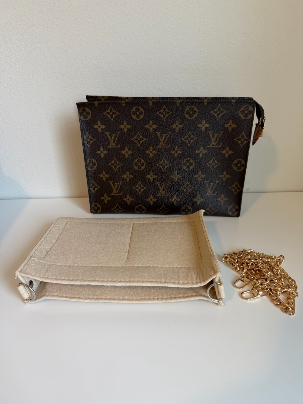 Louis Vuitton Toiletry Pouch 26 Monogram